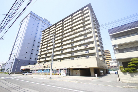 【広島市南区宇品西のマンションの建物外観】