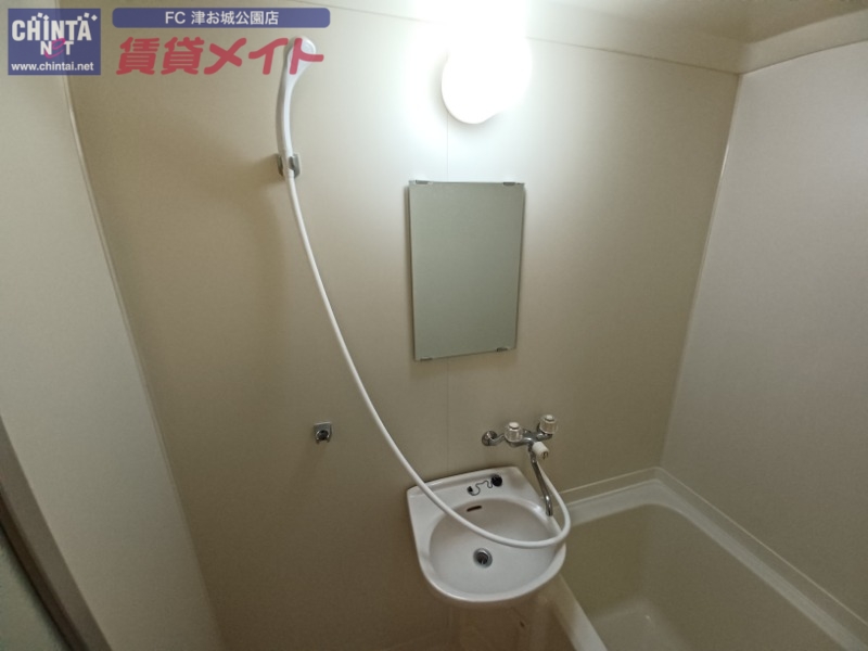 洗面設備　同物件別室の画像です