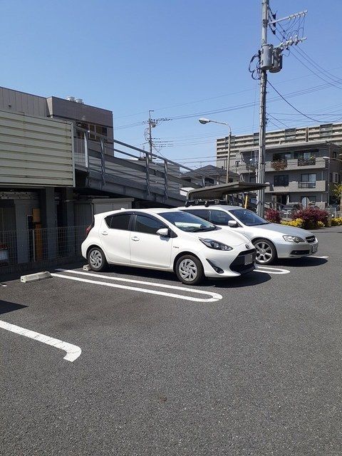 【さいたま市中央区上落合のマンションの駐車場】