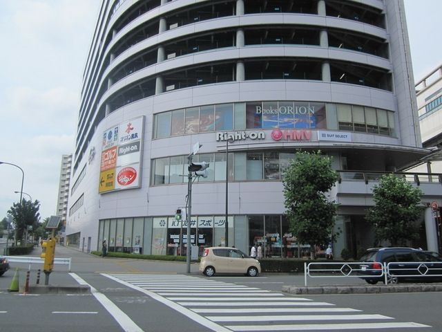 【立川市柴崎町のマンションのショッピングセンター】