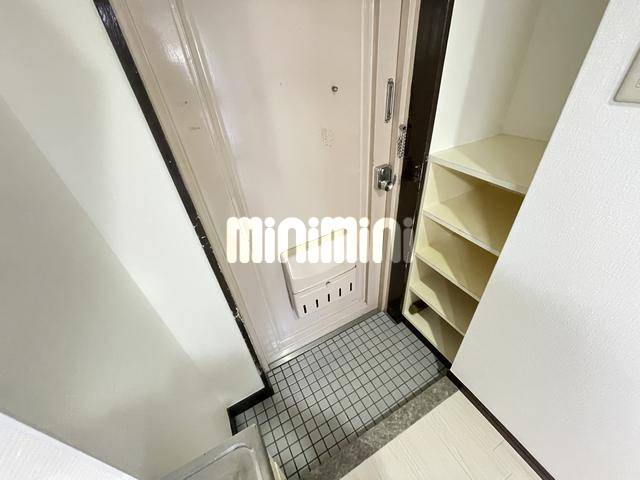 玄関　下駄箱つきです！