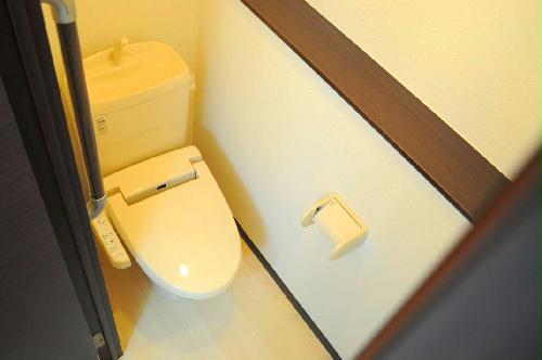 その他部屋・スペース　温水洗浄便座付きトイレ