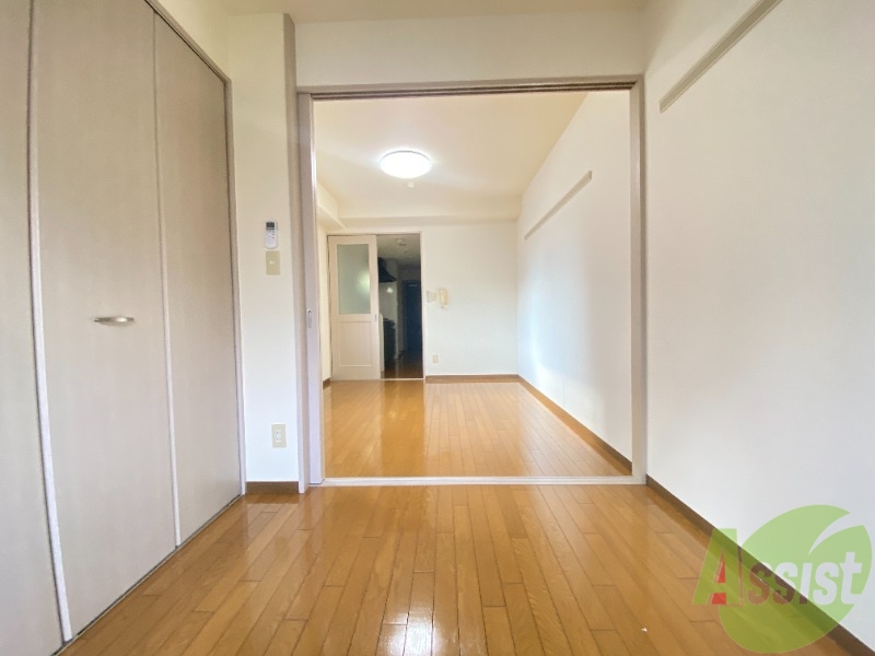 その他部屋・スペース　寝室はリビングと同じ部屋になります。広さが伝わるでしょうか。