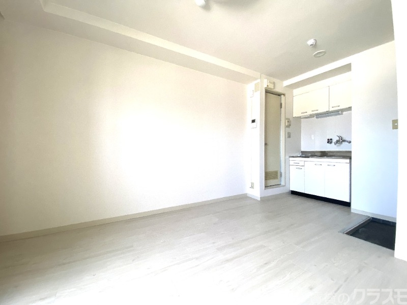 居室・リビング　白を基調にした明るいお部屋です。