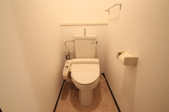 トイレ　※別号室の写真です