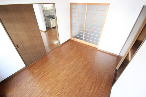 居室・リビング　※別号室の写真です