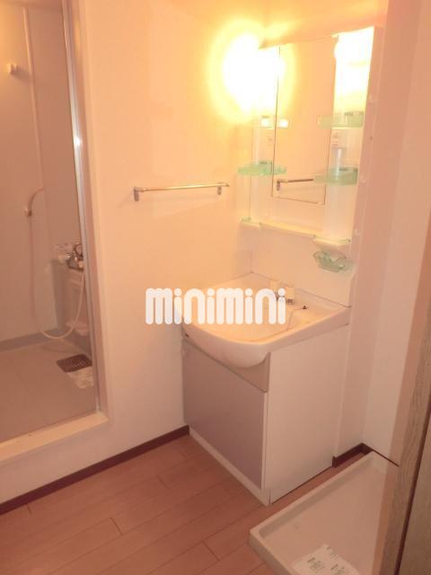 洗面設備　脱衣所も広いですね