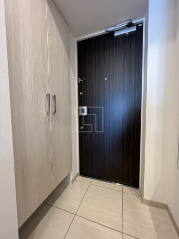 玄関　レジュールアッシュNAMBA　玄関
