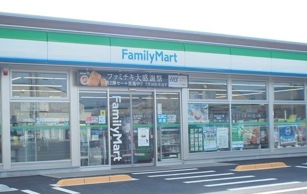 コンビニ　ファミリーマート米子富益町店（コンビニ）まで130m