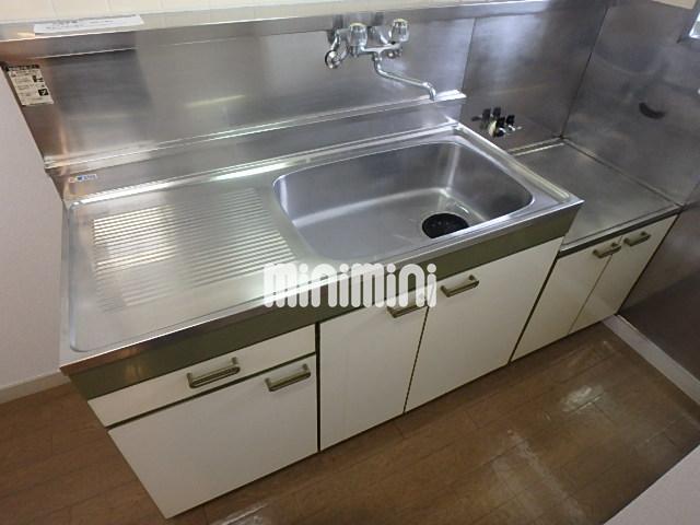 キッチン　二口コンロ設置可能のキッチンです。