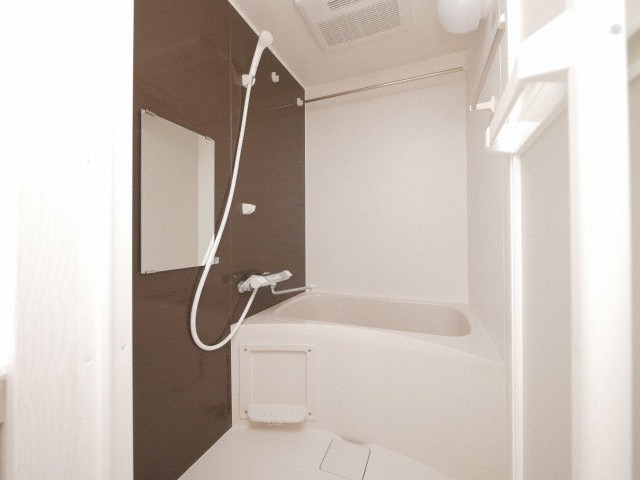 バス・シャワールーム　別号室の内観です