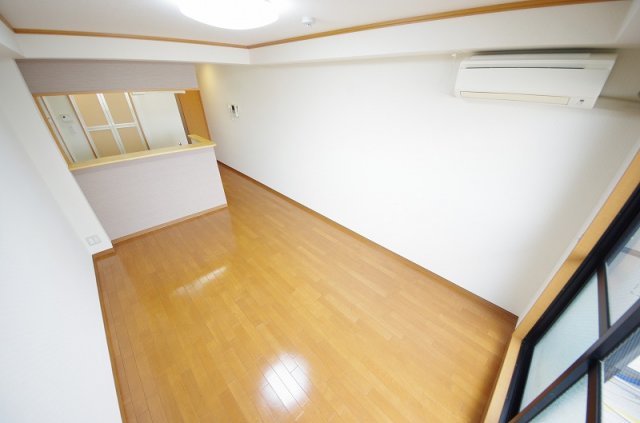 居室・リビング　ゆったり過ごせる居間です