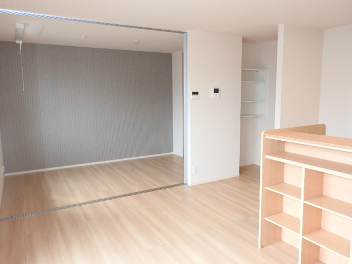 居室・リビング　ゆったり過ごせる居間です