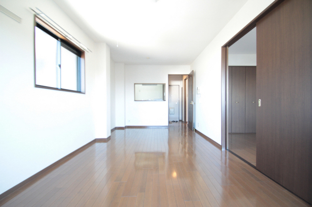 居室・リビング　別室参考写真です。