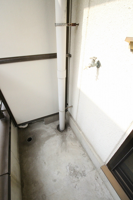 その他設備　室外洗濯機置場
