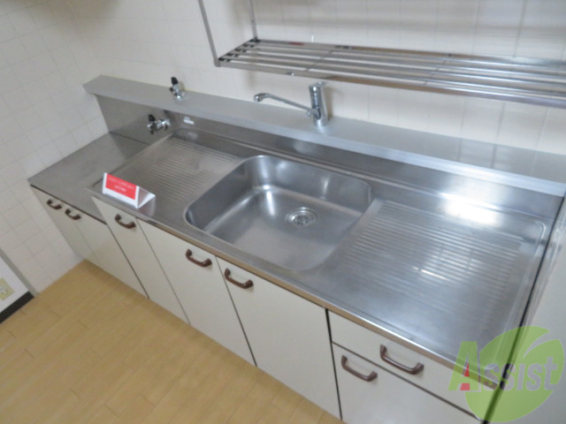 キッチン　キッチンも広々しています。お料理しやすそうですね。