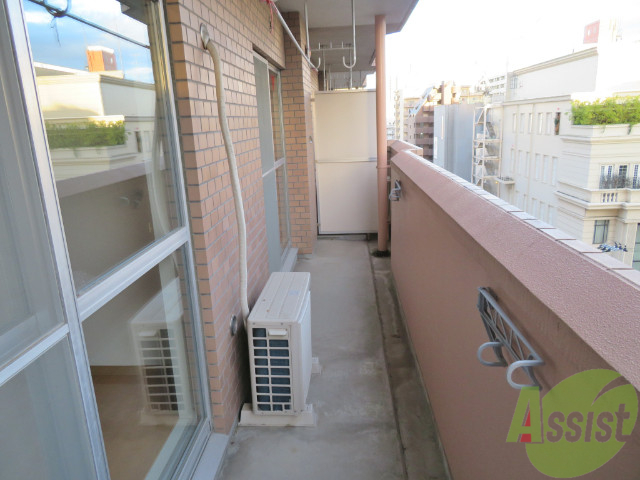 バルコニー　お天気のいい日はバルコニーで洗濯物を干せますよ。