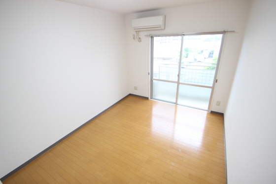 居室・リビング　※別部屋のお写真です