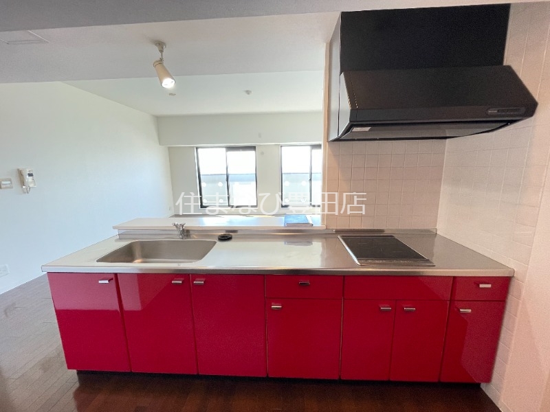 キッチン　別室同型写真／反転