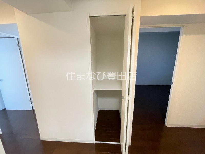 収納　別室同型写真／反転