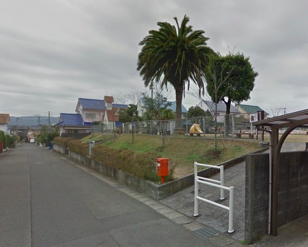 公園　四季ケ丘緑地（公園）まで893m