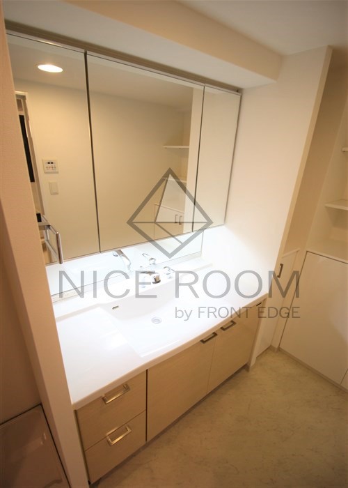 洗面設備　セノアタワー新大阪　独立洗面台