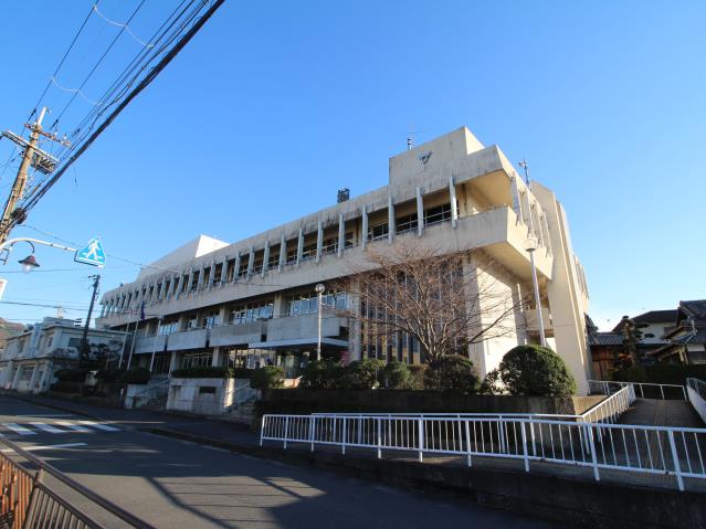 役所　交野市役所（役所）まで929m