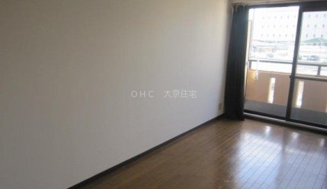 居室・リビング　室内