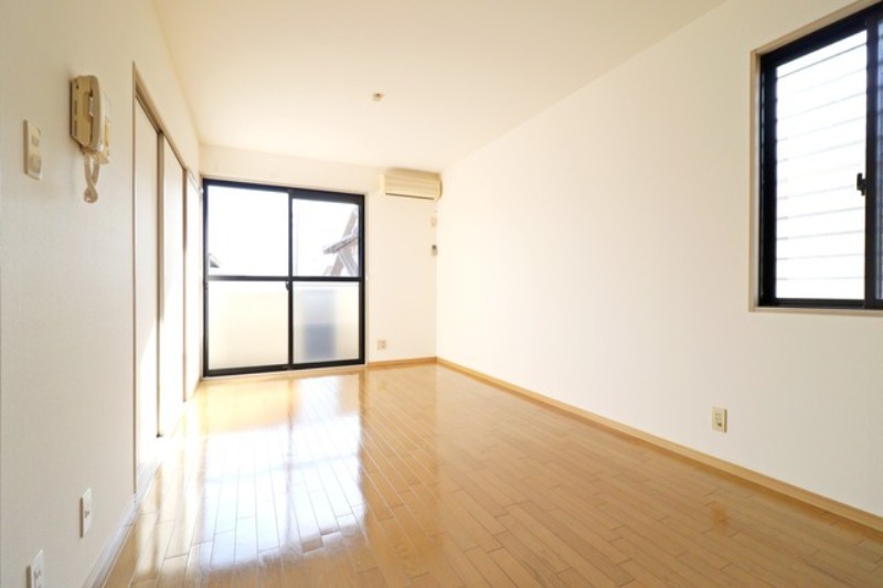 居室・リビング　図面と現状に相違がある場合には現状を優先