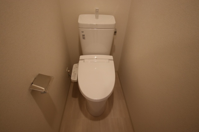 トイレ　※別室の参考写真の為、現況優先です。