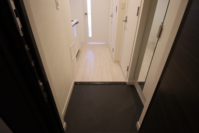 玄関　※別室の参考写真の為、現況優先です。