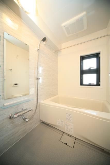 バス・シャワールーム　■浴室暖房乾燥機能付きバス♪