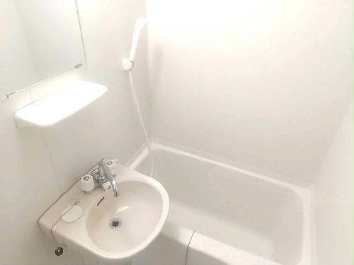 バス・シャワールーム　※設備・仕様は現況と異なる場合があります。