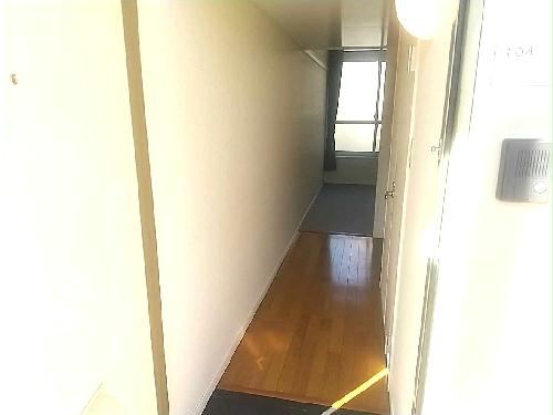 玄関　※設備・仕様は現況と異なる場合があります。