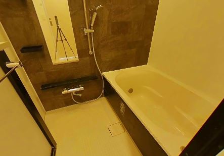 バス・シャワールーム　コンパクトで使いやすいお風呂です