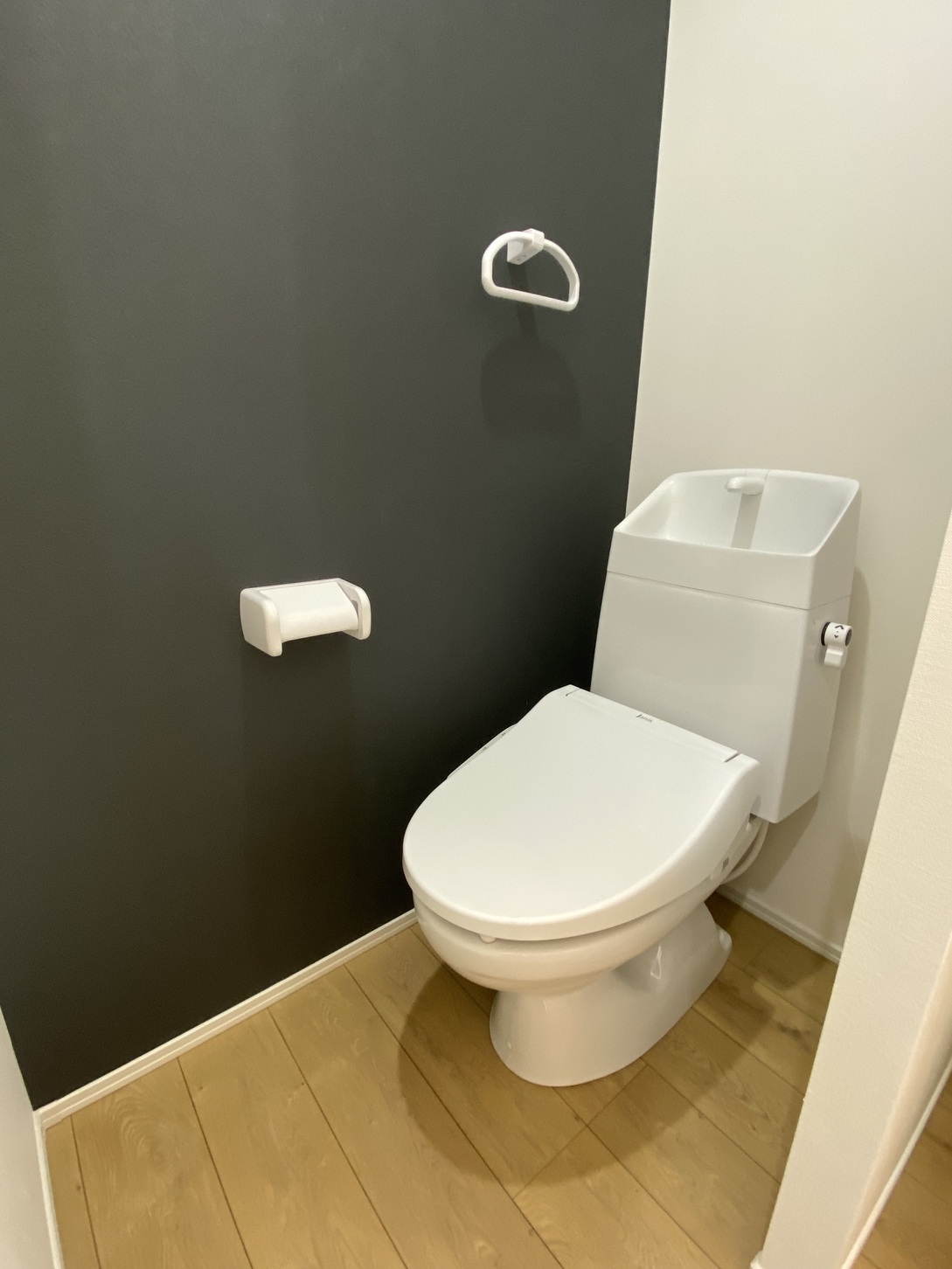 トイレ　☆温水洗浄便座付き☆