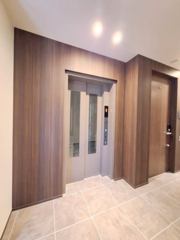 エントランス　★駅又は現地待ち合わせでご案内が可能です★