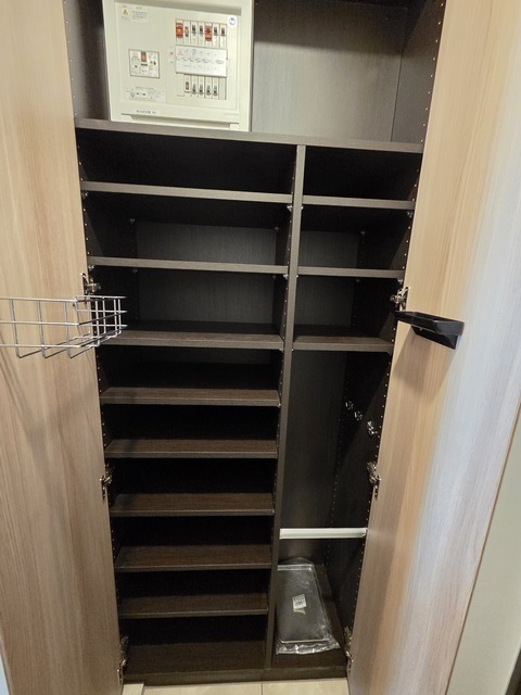 玄関　シューズボックス
