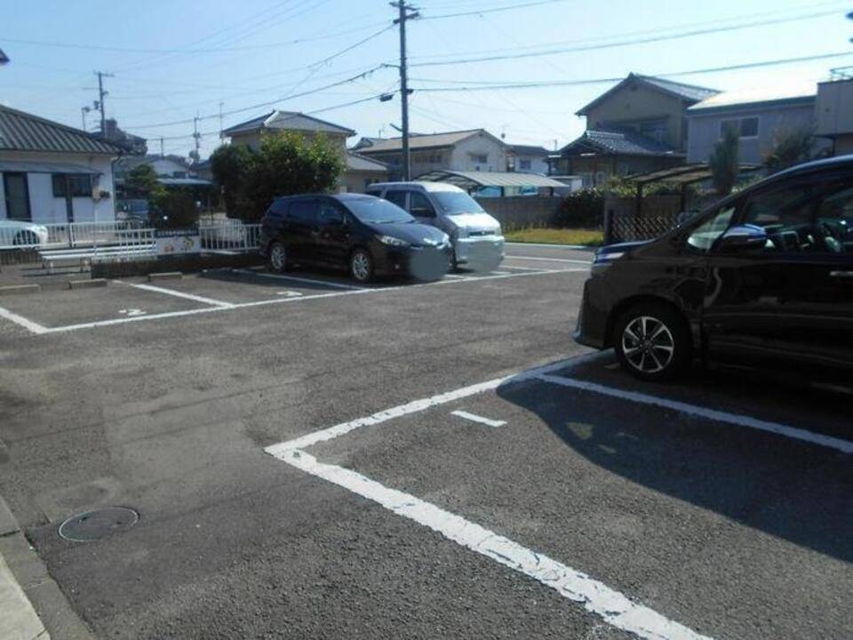 駐車場　駐車場