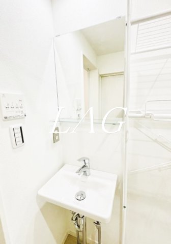 洗面設備　独立洗面台です。