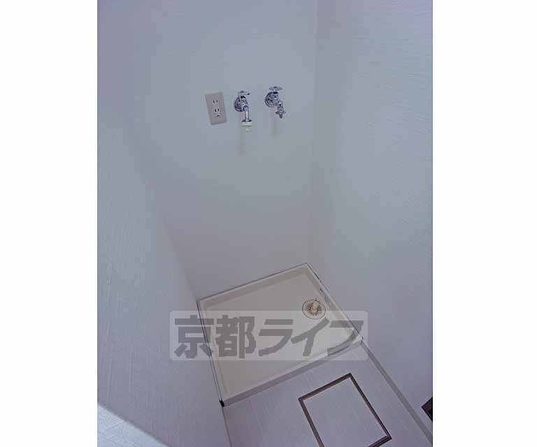 その他設備　室内に洗濯機置けます。