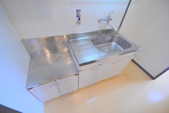 キッチン　あなたの好みに合わせたコンロを置いてくださいね。