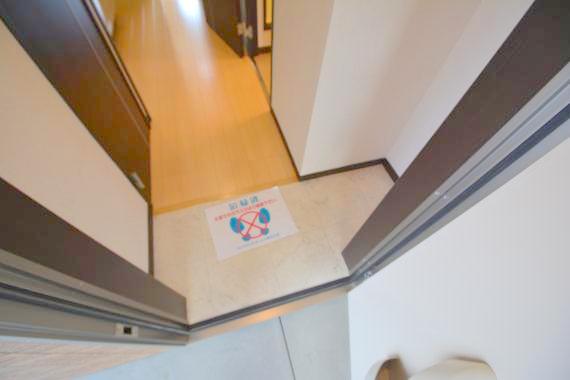 玄関　落ち着いたおしゃれな玄関です。