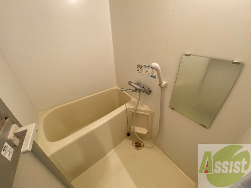 バス・シャワールーム　お風呂になります。一日の疲れを癒してくださいね。