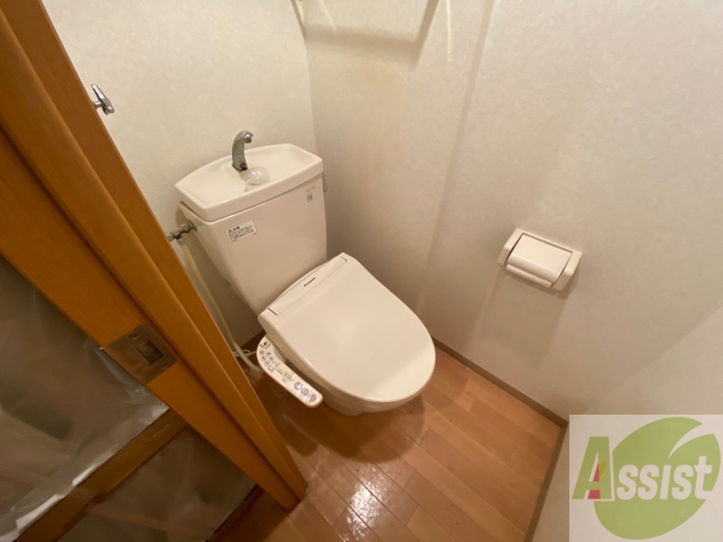 トイレ　トイレです。ウォシュレット付を探している方、おすすめです。