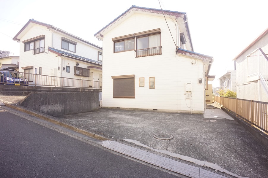 建物外観　区画整理された住宅地内に立地！