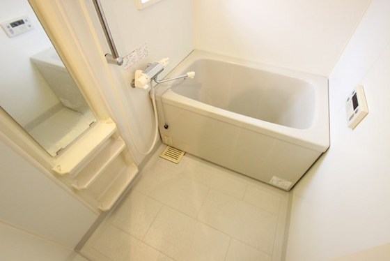 バス・シャワールーム　※別部屋の写真です