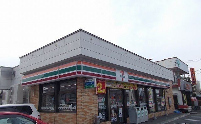 コンビニ　セブン-イレブン 旭川神居３条（コンビニ）まで850m