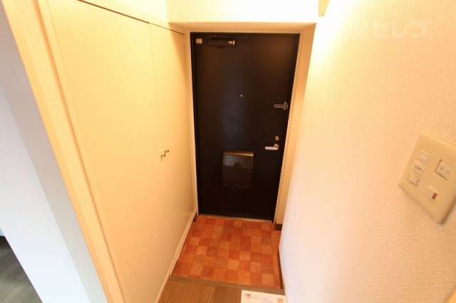 玄関　大きな下駄箱あります。