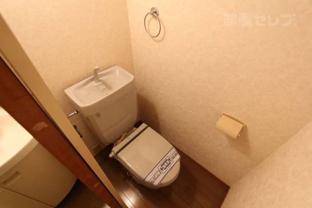 トイレ　暖房便座です。